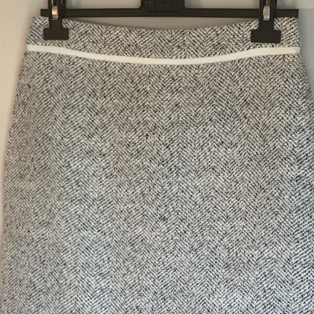 White House Black Market Skirt Size 2 Tweed Black White Woven Mini Skirt Work - Picture 2 of 7